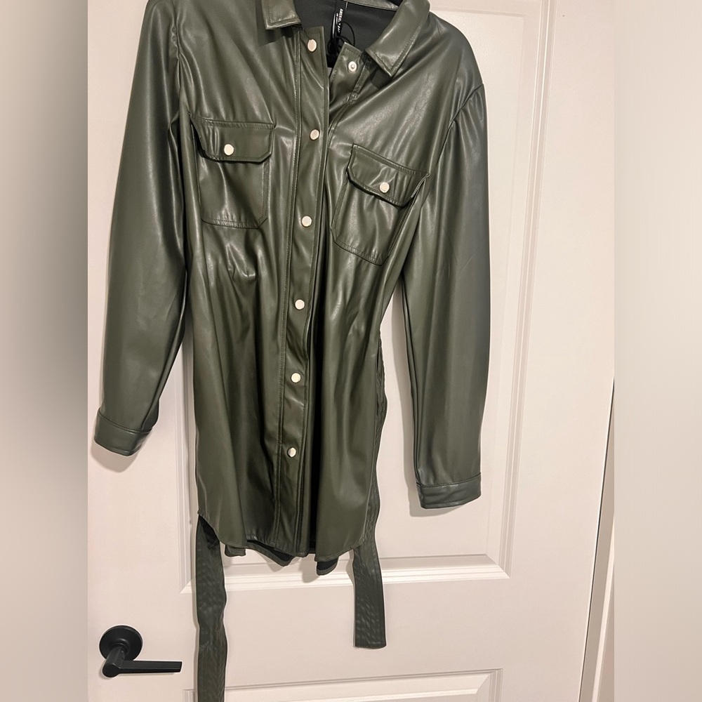 Short button down dress - Picture 2 of 3